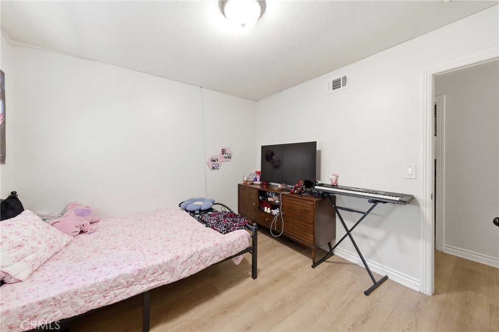 2542 N Pacific, Santa Ana CA 92706 - photo 32