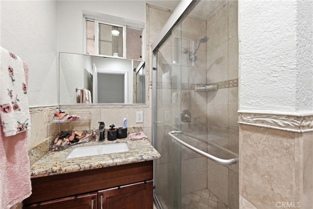 2542 N Pacific, Santa Ana CA 92706 - photo 33