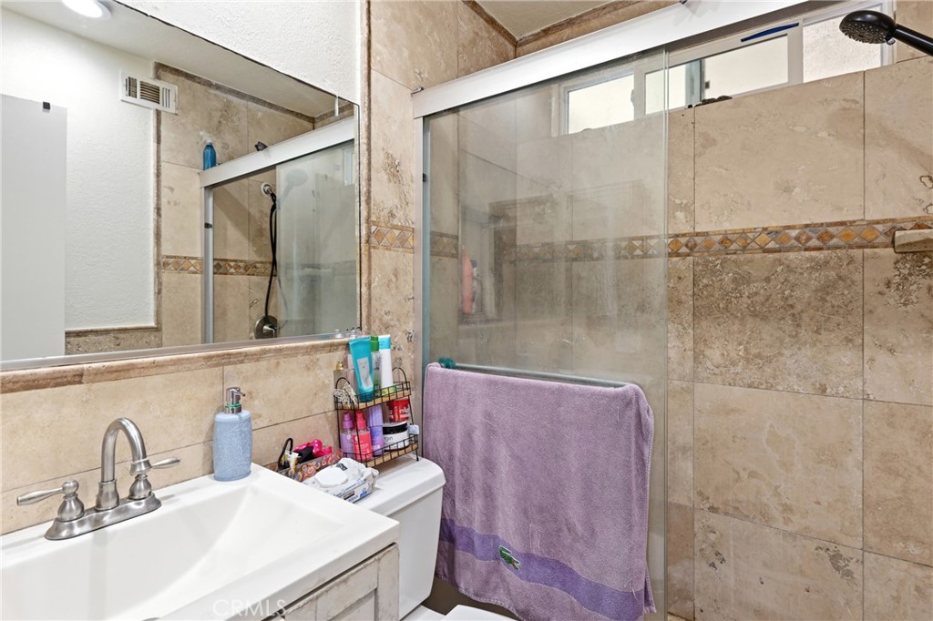 2542 N Pacific, Santa Ana CA 92706 - photo 37