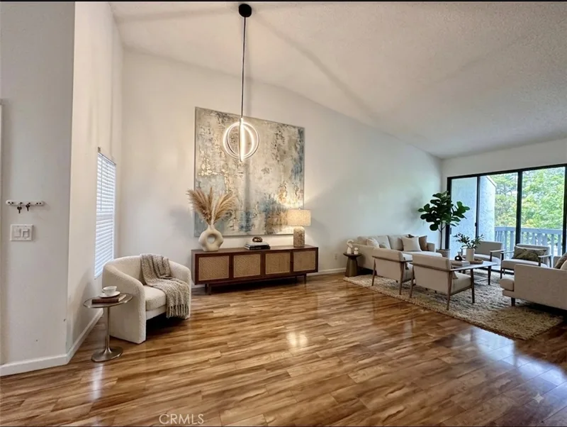 2542 W Macarthur, Santa Ana