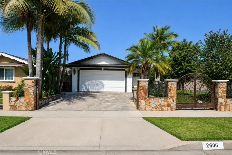 2606 S Poplar, Santa Ana