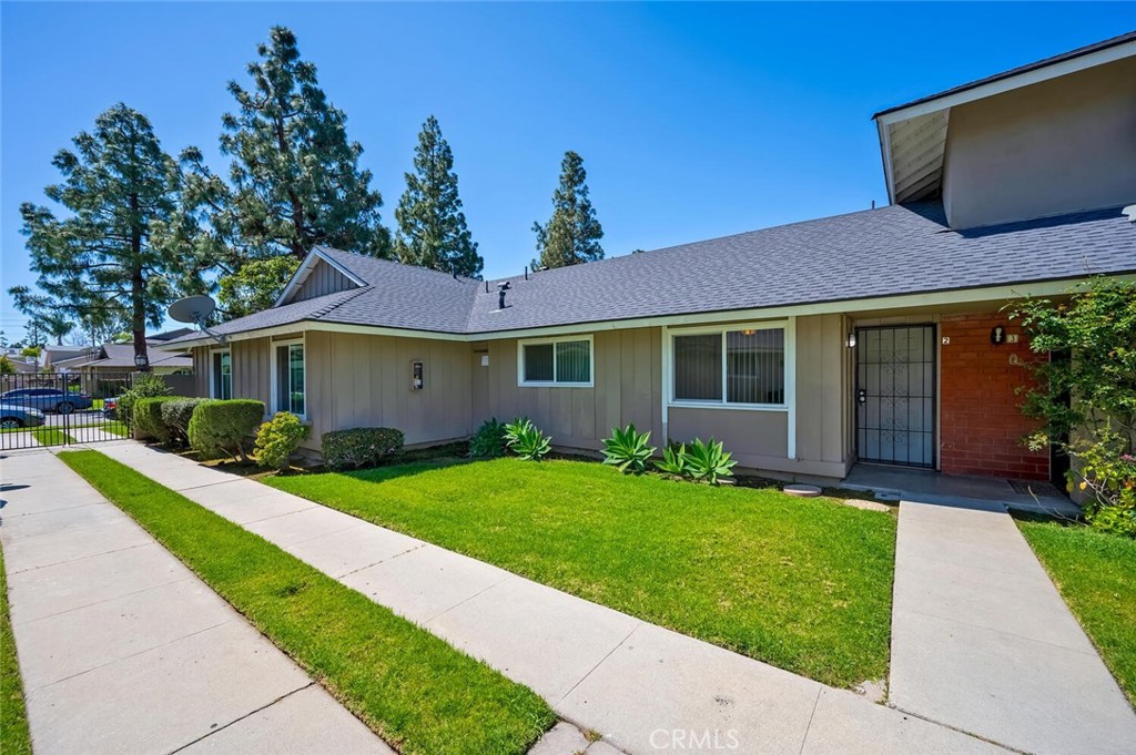 2613 W Aurora 2, Santa Ana CA 92704 - photo 1