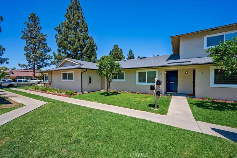 2620 W Aurora 2, Santa Ana, CA 92704