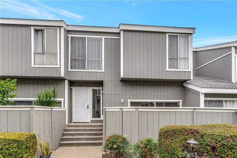 2670 W Segerstrom f, Santa Ana, CA 92704