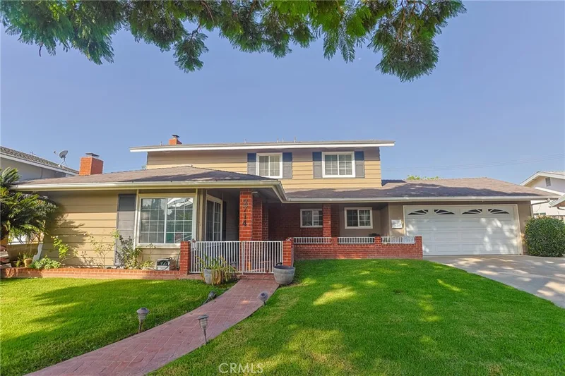 2714 N Linwood, Santa Ana, CA 92705