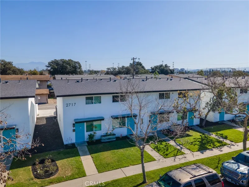 2717 S Baker, Santa Ana, CA 92707