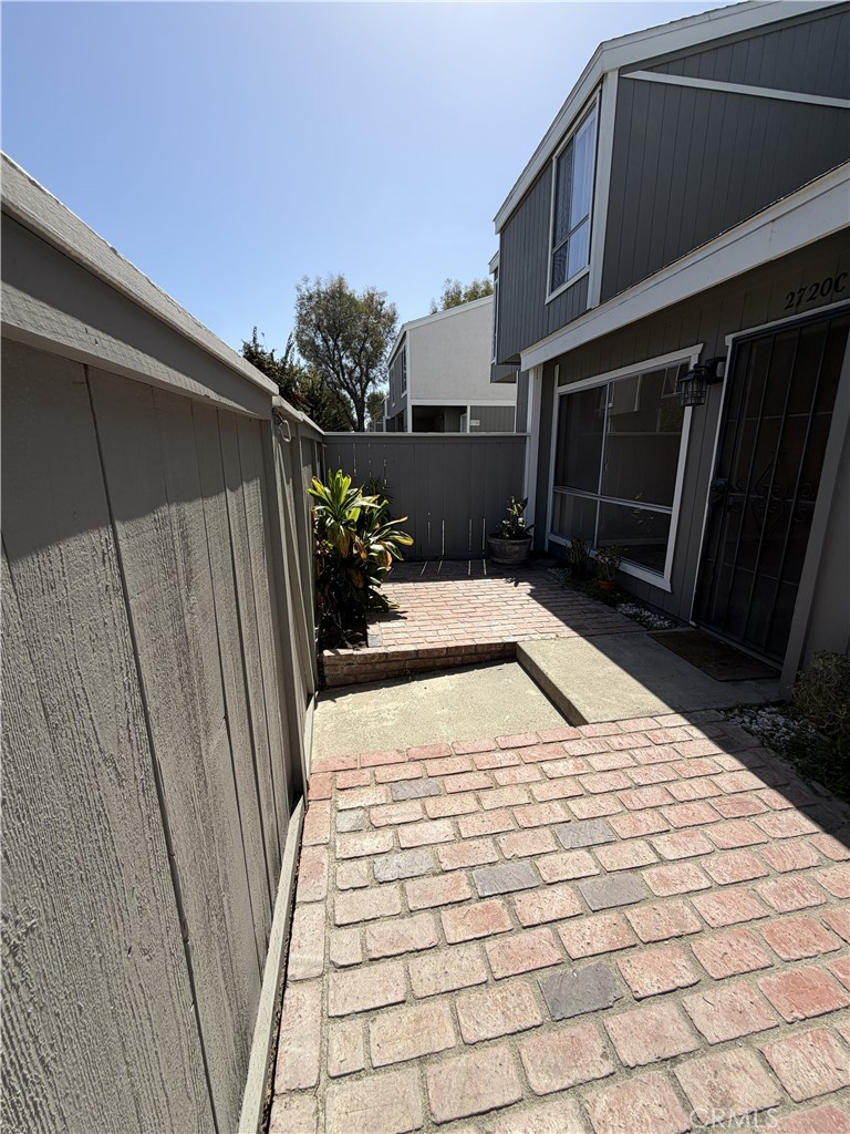 2720 W Segerstrom C, Santa Ana CA 92704 - photo 3