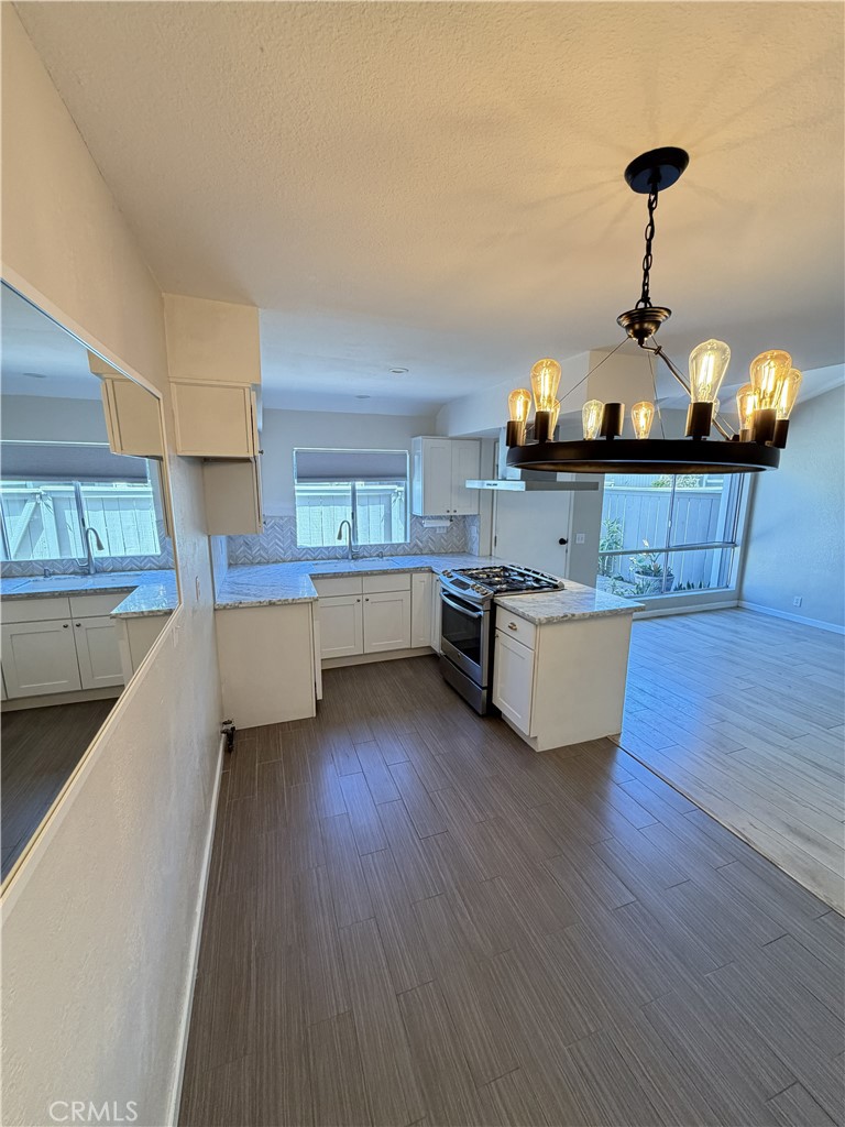 2720 W Segerstrom C, Santa Ana CA 92704 - photo 10