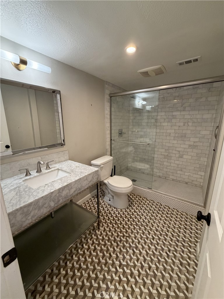 2720 W Segerstrom C, Santa Ana CA 92704 - photo 15