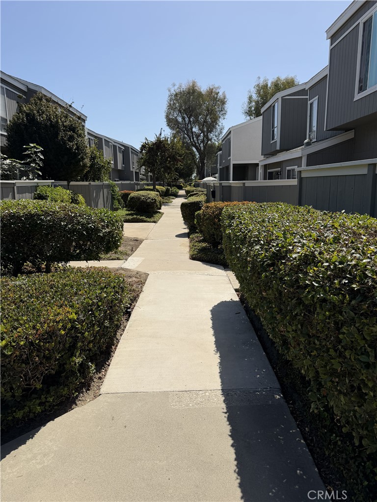 2720 W Segerstrom C, Santa Ana CA 92704 - photo 30