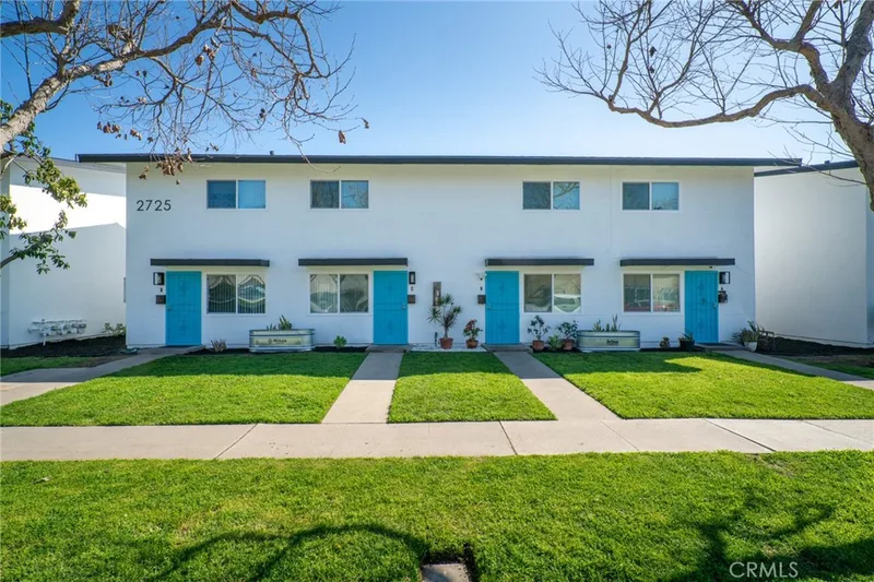 2725 S Baker St., Santa Ana, CA 92707