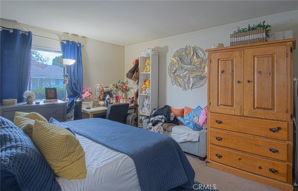 Unit 1 - Primary Bedroom with en suite bathroom - 2731 W Orion Avenue, Santa Ana CA 92704 - photo 8