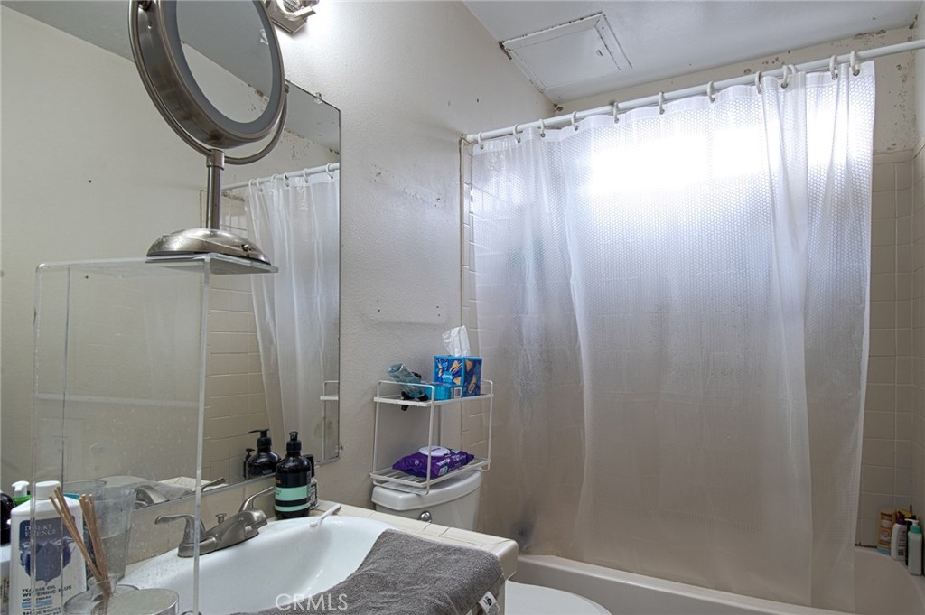 Bathroom - 2731 W Orion Avenue, Santa Ana CA 92704 - photo 19