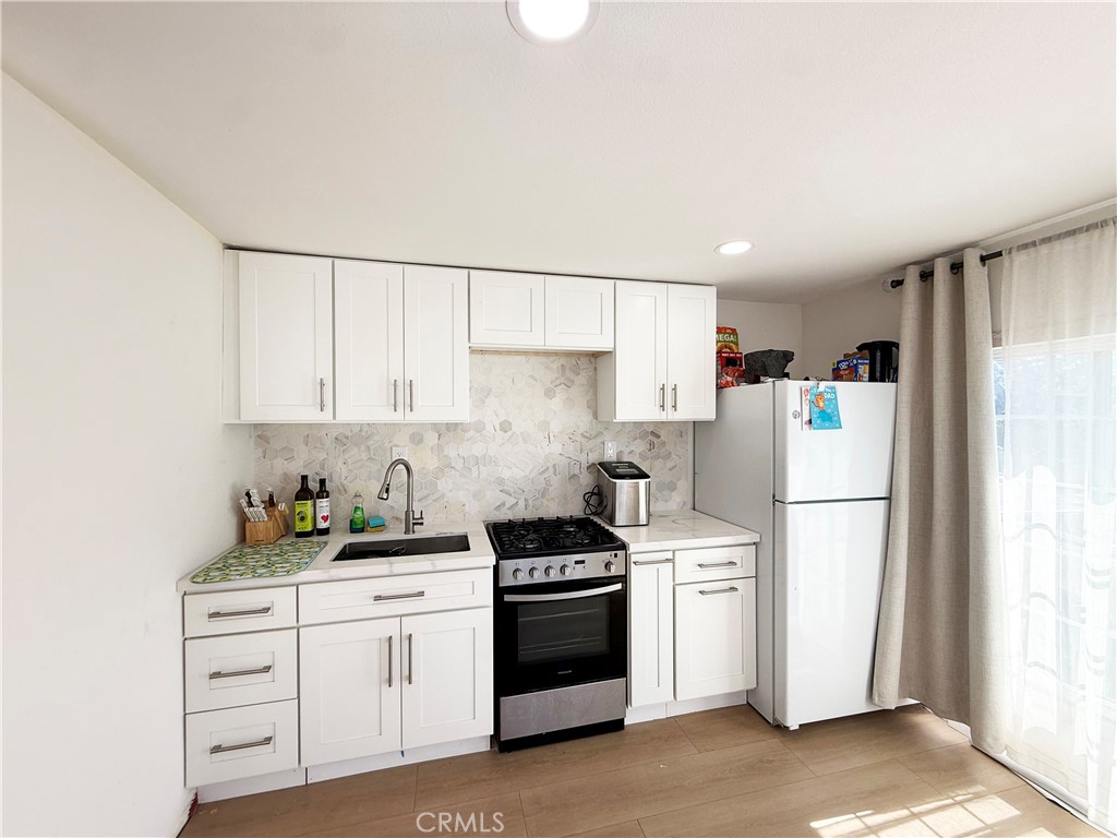 Kitchen - 2767 W. 1st St. 35, Santa Ana CA 92703 - photo 6