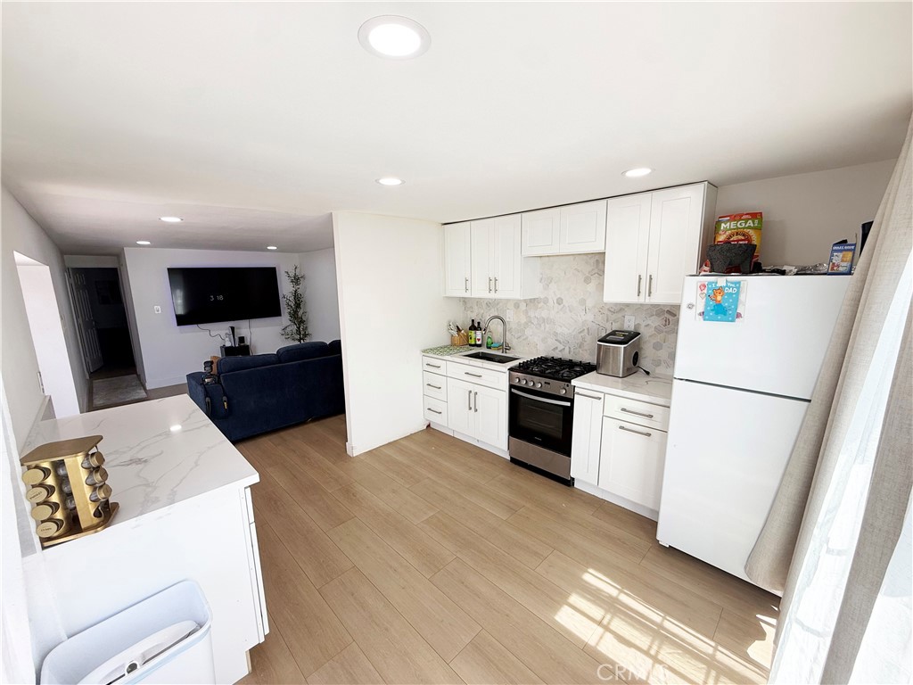 Kitchen - 2767 W. 1st St. 35, Santa Ana CA 92703 - photo 7