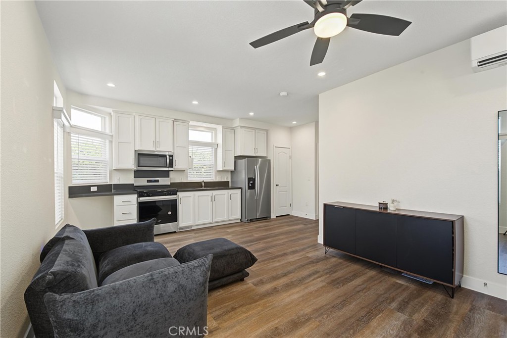 2767 W 1st Street 14, Santa Ana CA 92703 - photo 4