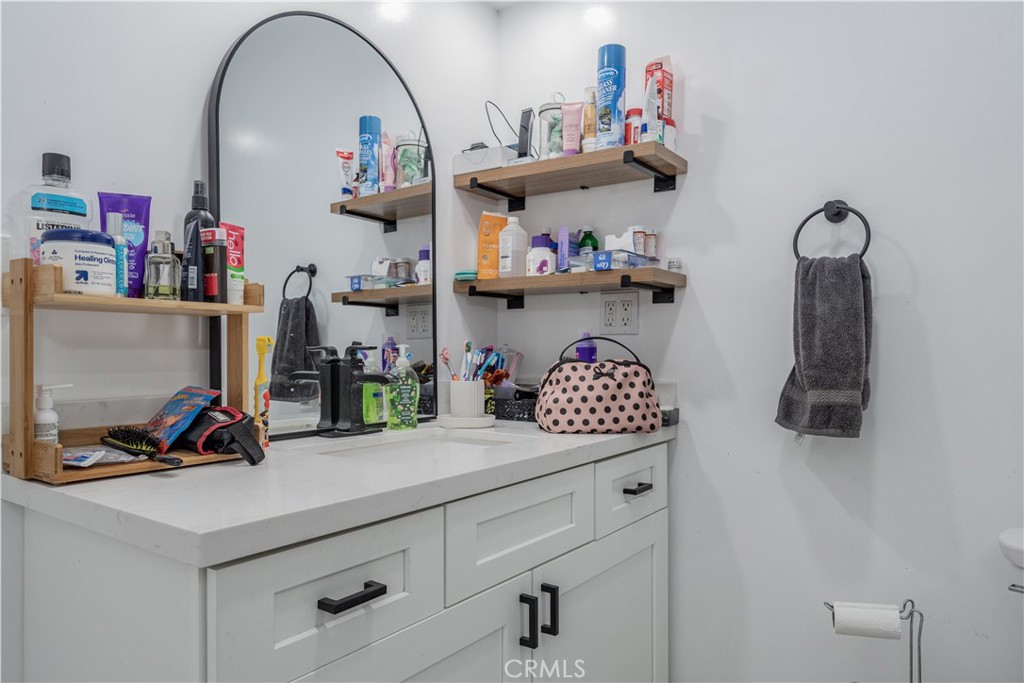 2803 S Fairview C, Santa Ana CA 92704 - photo 17