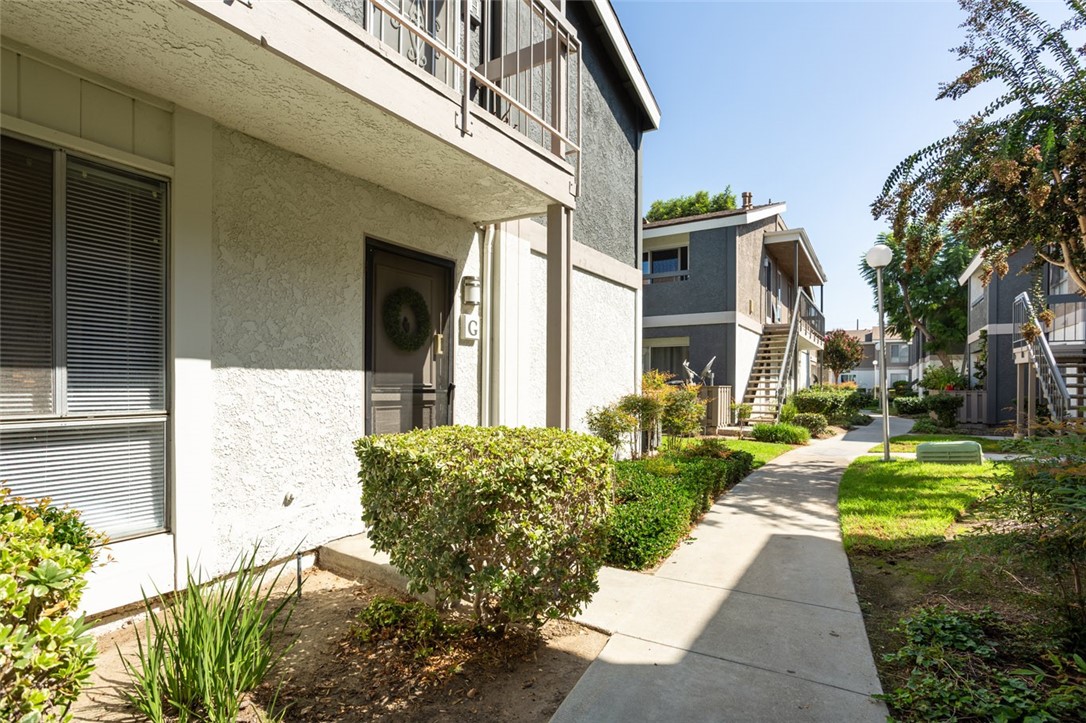 Interior location - 2815 S Fairview G, Santa Ana CA 92704 - photo 16