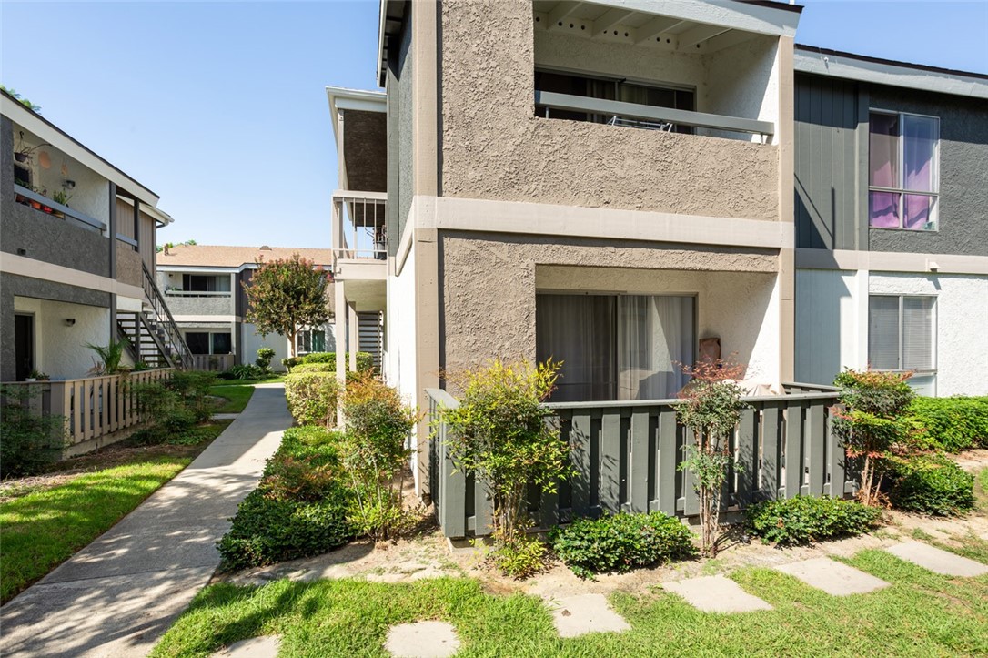 Private patio - 2815 S Fairview G, Santa Ana CA 92704 - photo 17