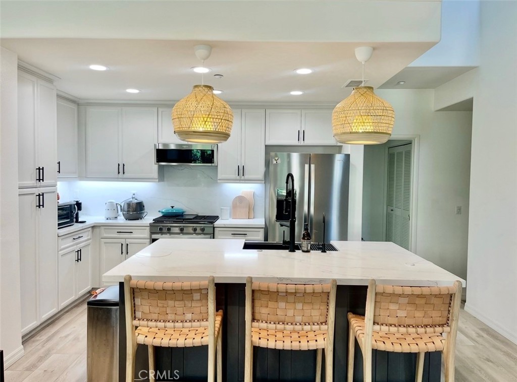 Kitchen - 2829 W Edinger Avenue, Santa Ana CA 92704 - photo 1