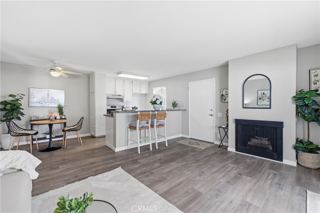 Welcome home to this beautiful open concept floor plan - 2841 S Fairview S E, Santa Ana CA 92704 - photo 1