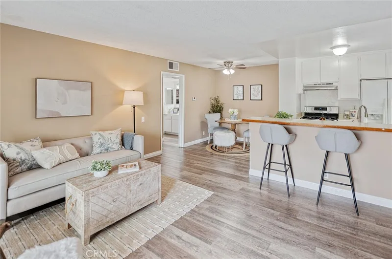 2845 S Fairview E, Santa Ana, CA 92704
