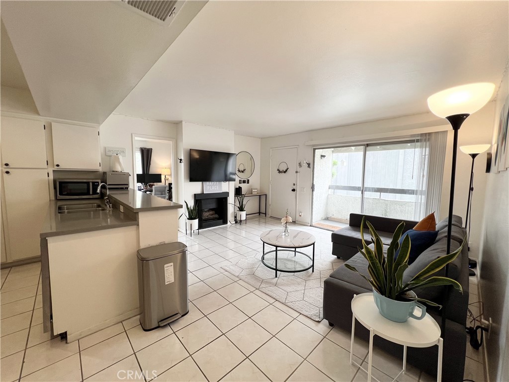 2847 S Fairview Street H, Santa Ana CA 92704 - photo 2
