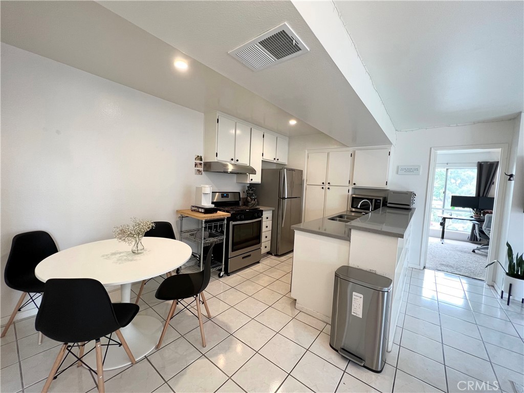 2847 S Fairview Street H, Santa Ana CA 92704 - photo 3