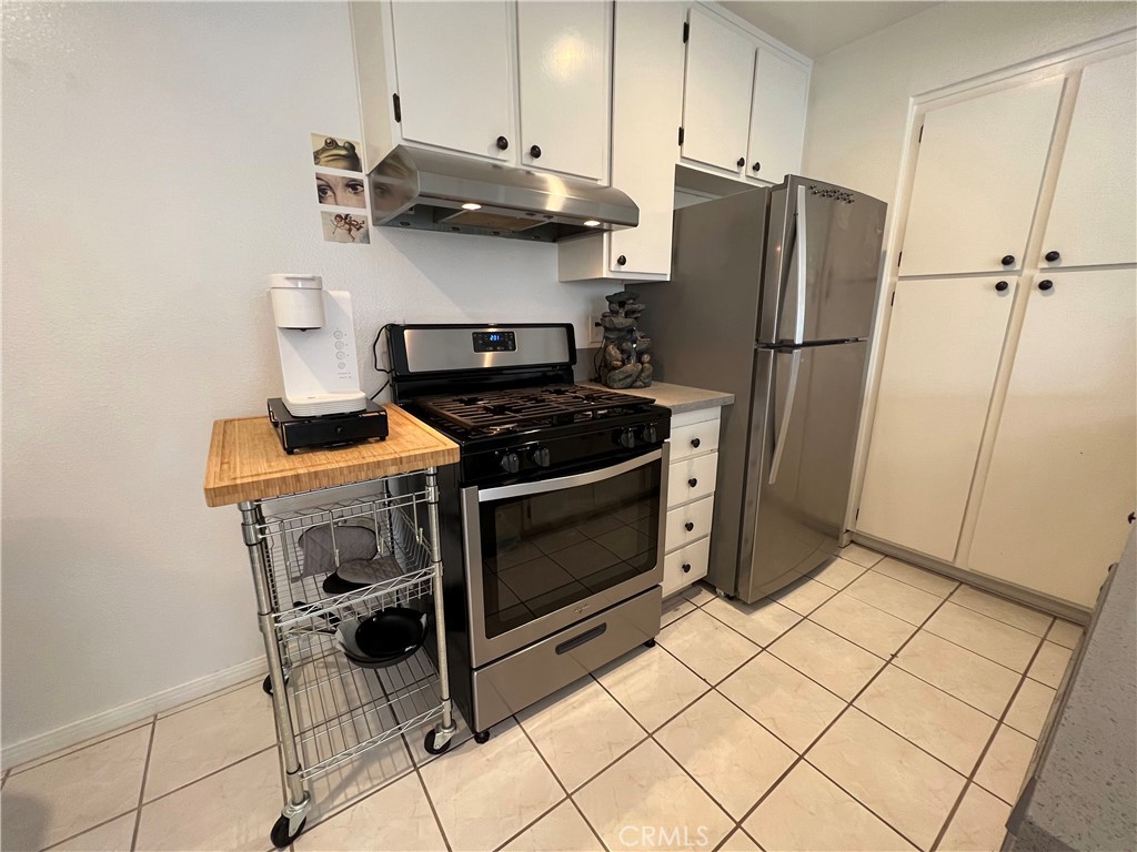 2847 S Fairview Street H, Santa Ana CA 92704 - photo 10