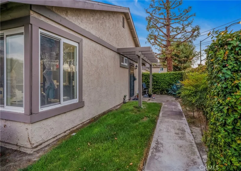 2900 Bradford Place A, Santa Ana, CA 92707