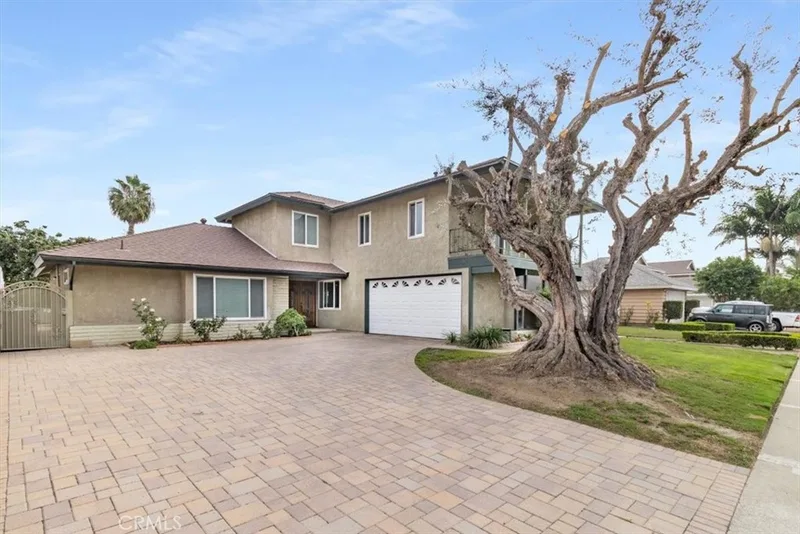 2909 S Rita Way, Santa Ana, CA 92704