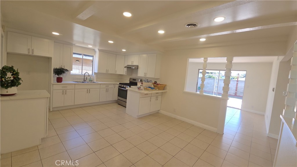 2910 W Cubbon, Santa Ana CA 92704 - photo 1