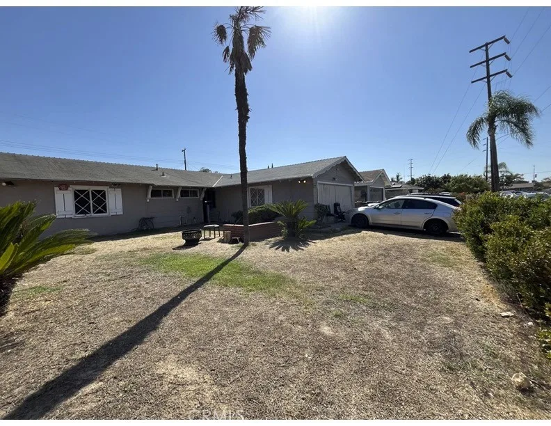 2924 W Mcfadden Avenue, Santa Ana, CA 92704