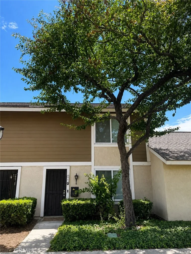 2961 S Sycamore Street B, Santa Ana, CA 92707