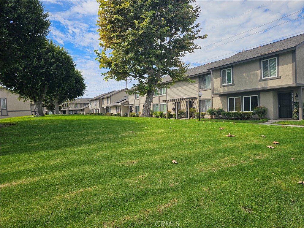 2990 Bradford D, Santa Ana CA 92707 - photo 2