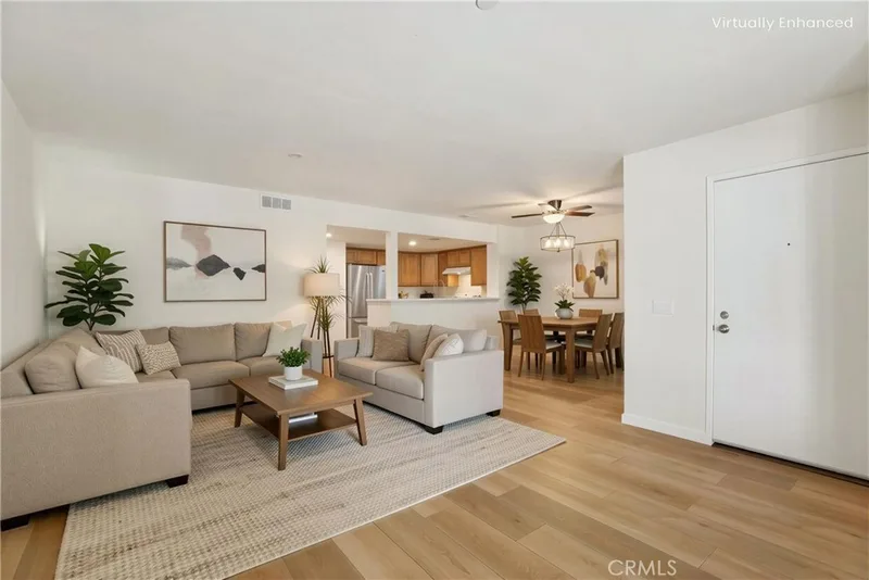 300 E Chestnut H-202, Santa Ana, CA 92701