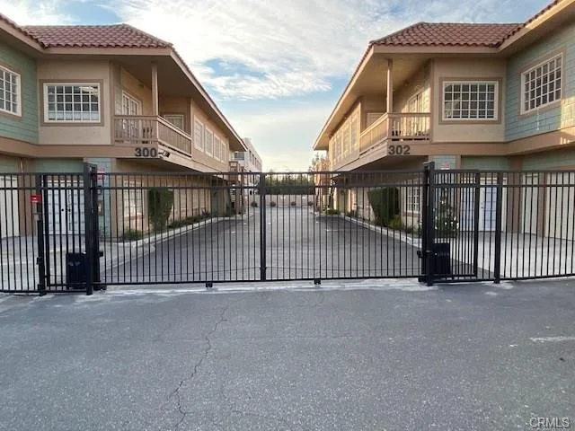 300 N TUSTIN 201, Santa Ana, CA 92705