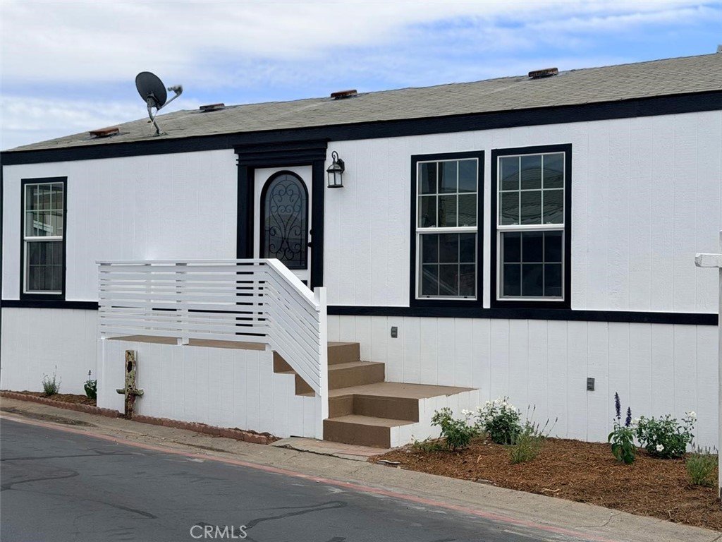 301 Duke lane 16, Santa Ana CA 92704 - photo 7