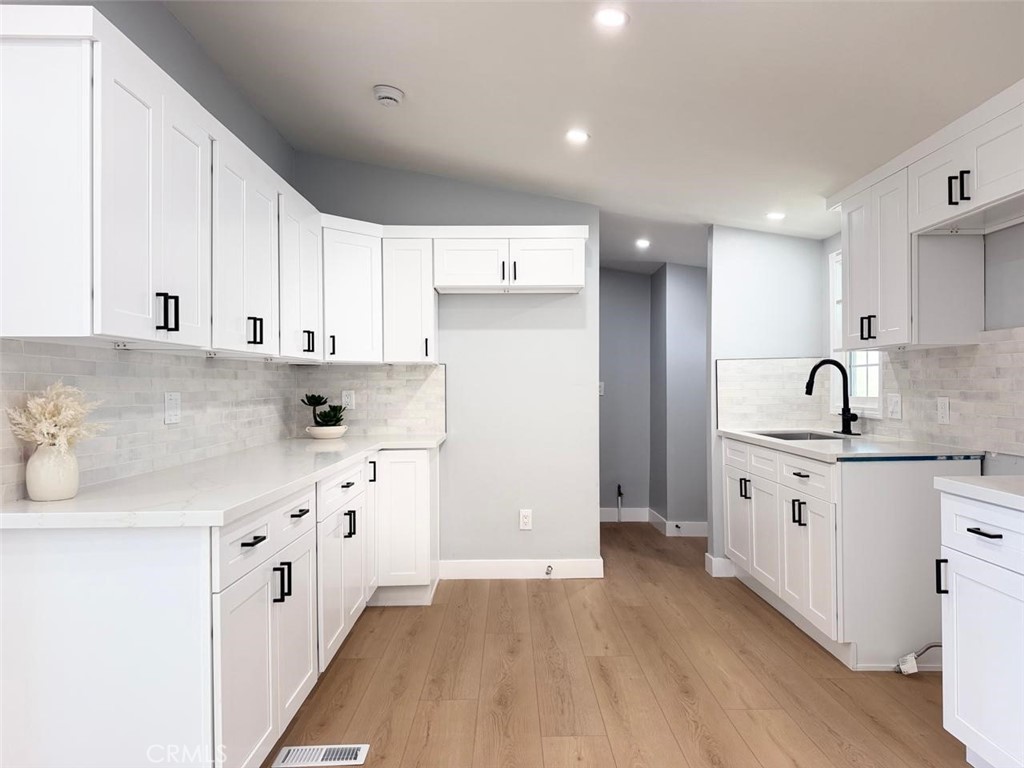 301 Duke lane 16, Santa Ana CA 92704 - photo 12