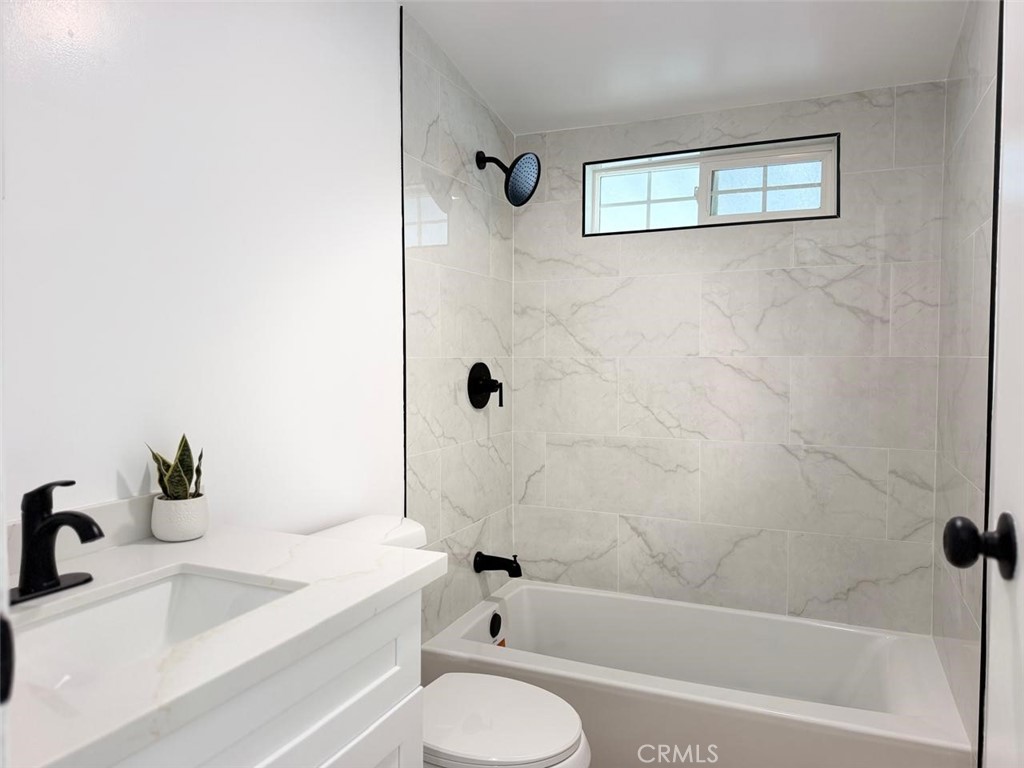 301 Duke lane 16, Santa Ana CA 92704 - photo 18