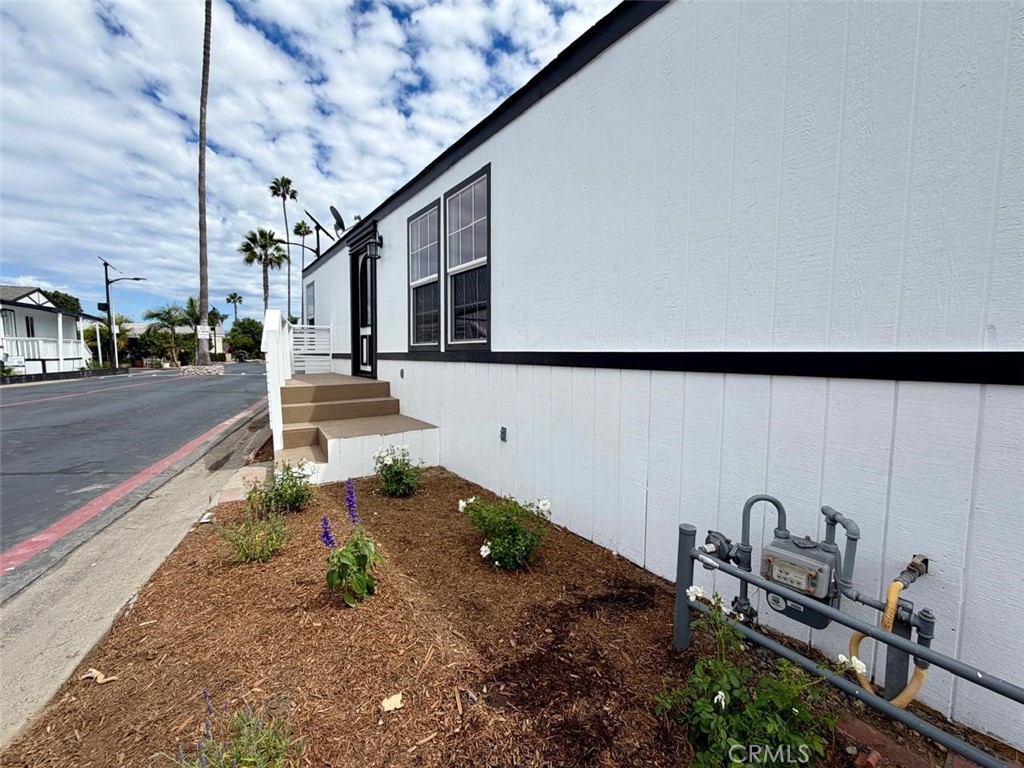 301 Duke lane 16, Santa Ana CA 92704 - photo 25
