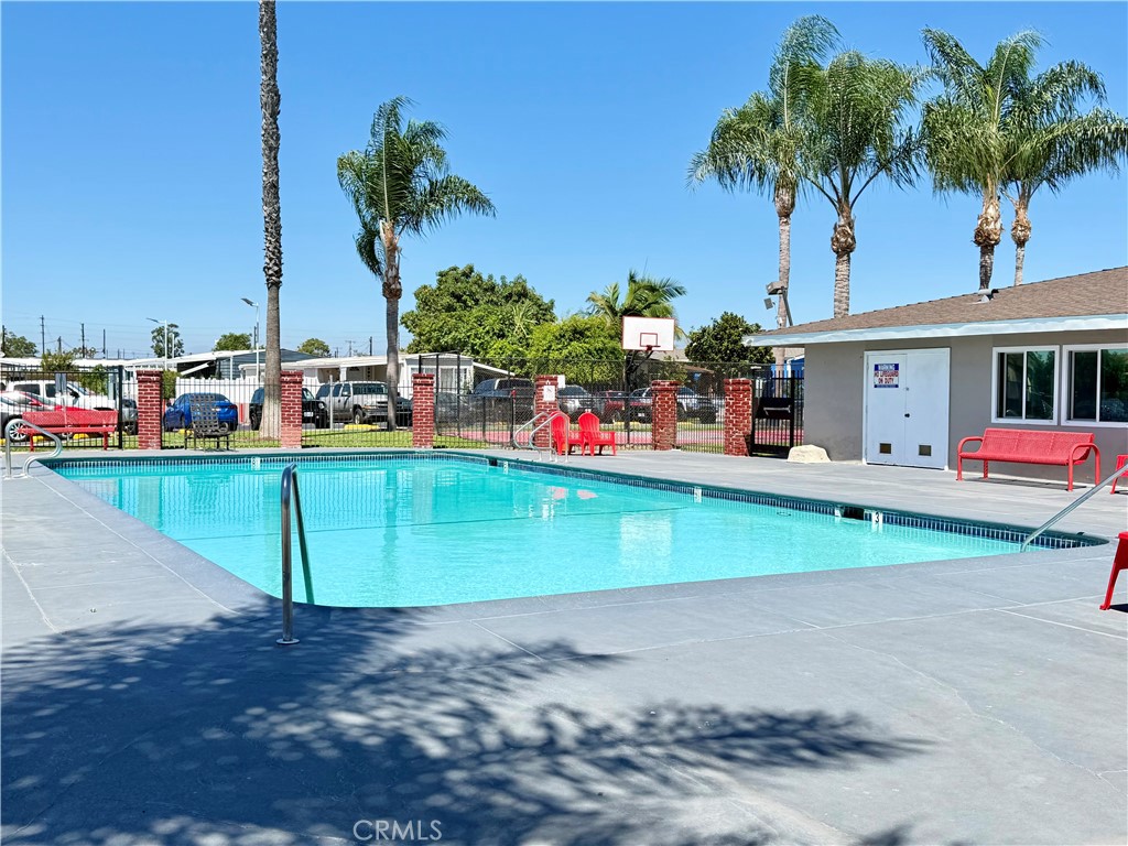 301 Duke lane 16, Santa Ana CA 92704 - photo 27