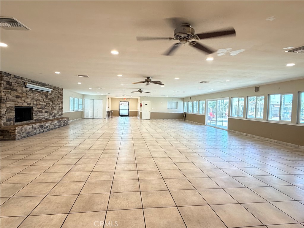 301 Duke lane 16, Santa Ana CA 92704 - photo 34