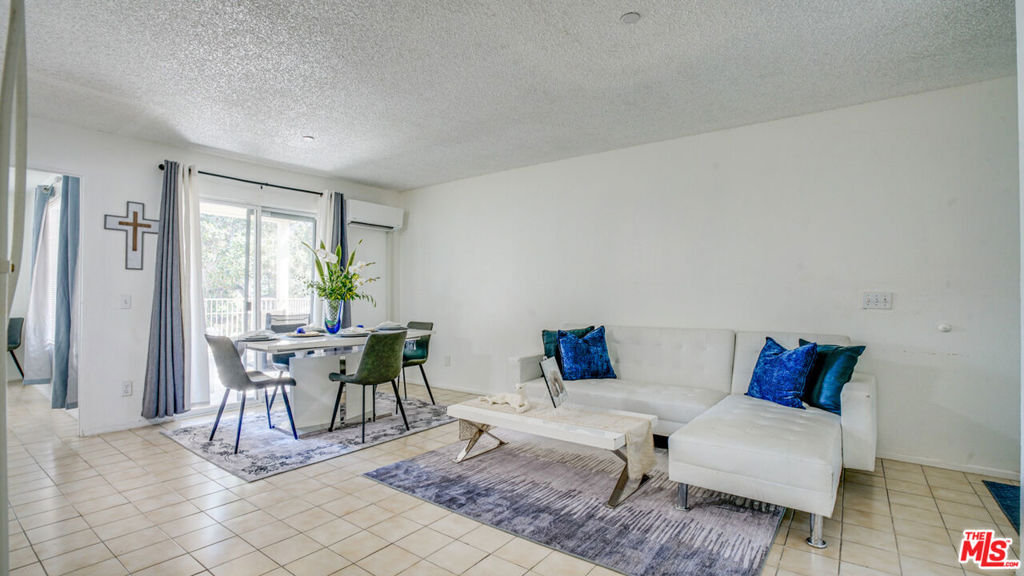 302 E Chestnut Avenue 215, Santa Ana CA 92701 - photo 1