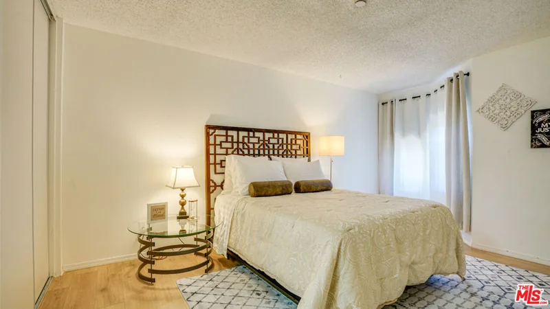 302 E Chestnut Avenue 215, Santa Ana
