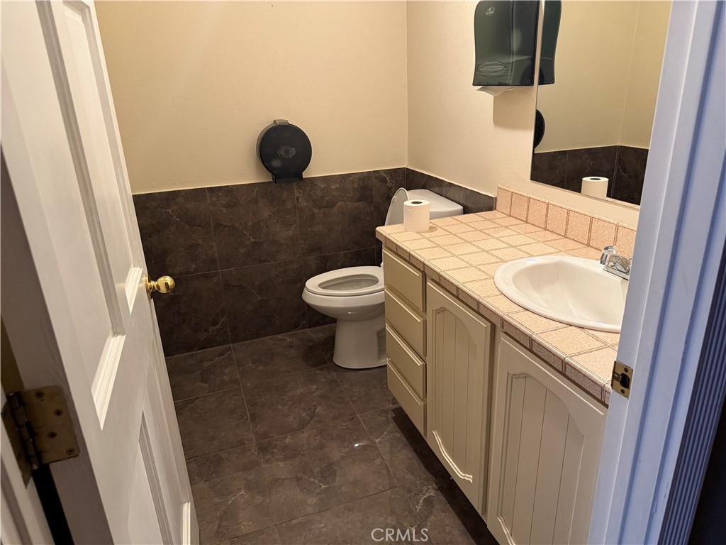 302 N TUSTIN 201, Santa Ana CA 92705 - photo 11