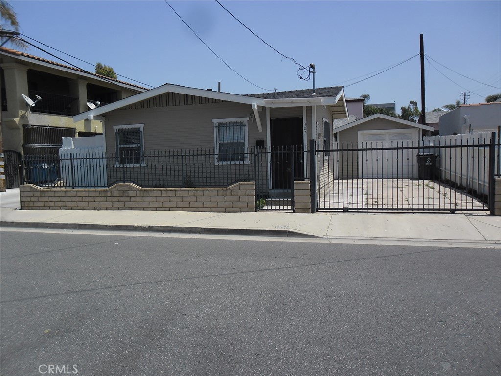 307 N Shelton St, Santa Ana CA 92703 - photo 1