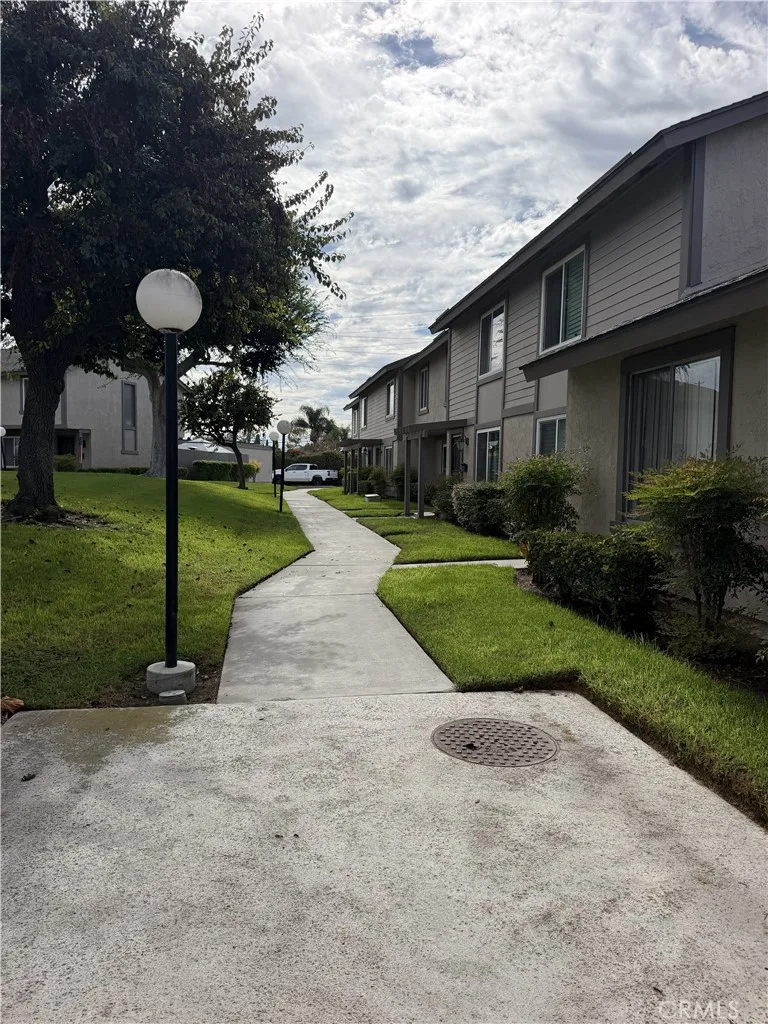 3080 Bradford E, Santa Ana