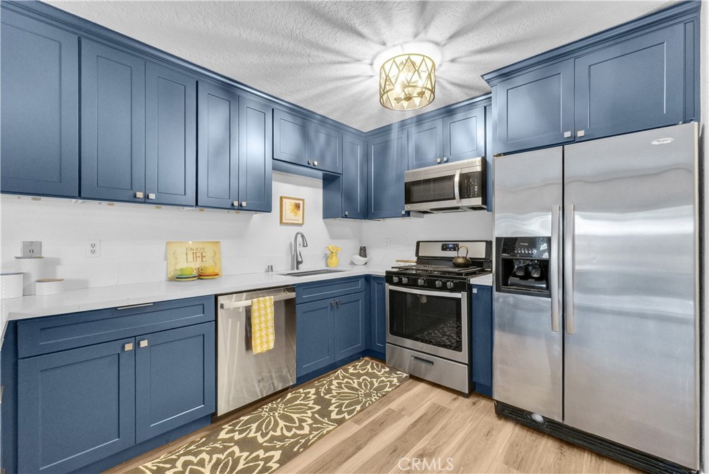 remodeled kitchen - 3620 S Main C41, Santa Ana CA 92707 - photo 11