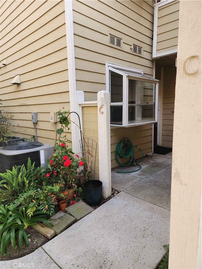 Welcome home! - 3660 S Bear #C 28, Santa Ana CA 92704 - photo 1